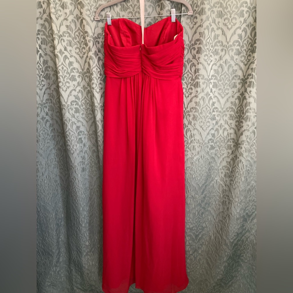 David’s Bridal | Women’s Red Strapless Formal Bridesmaid Dress - Picture 4 of 9